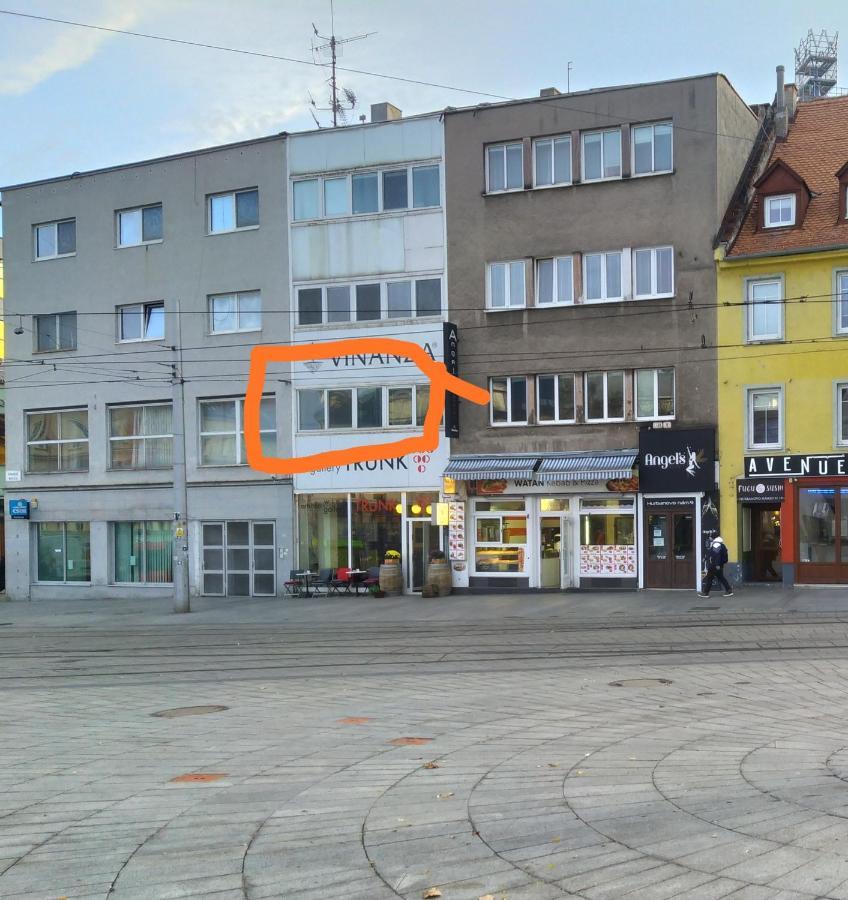 Krasny Byt S Vyhladmi V Historickom Centre Pressburg Exterior foto